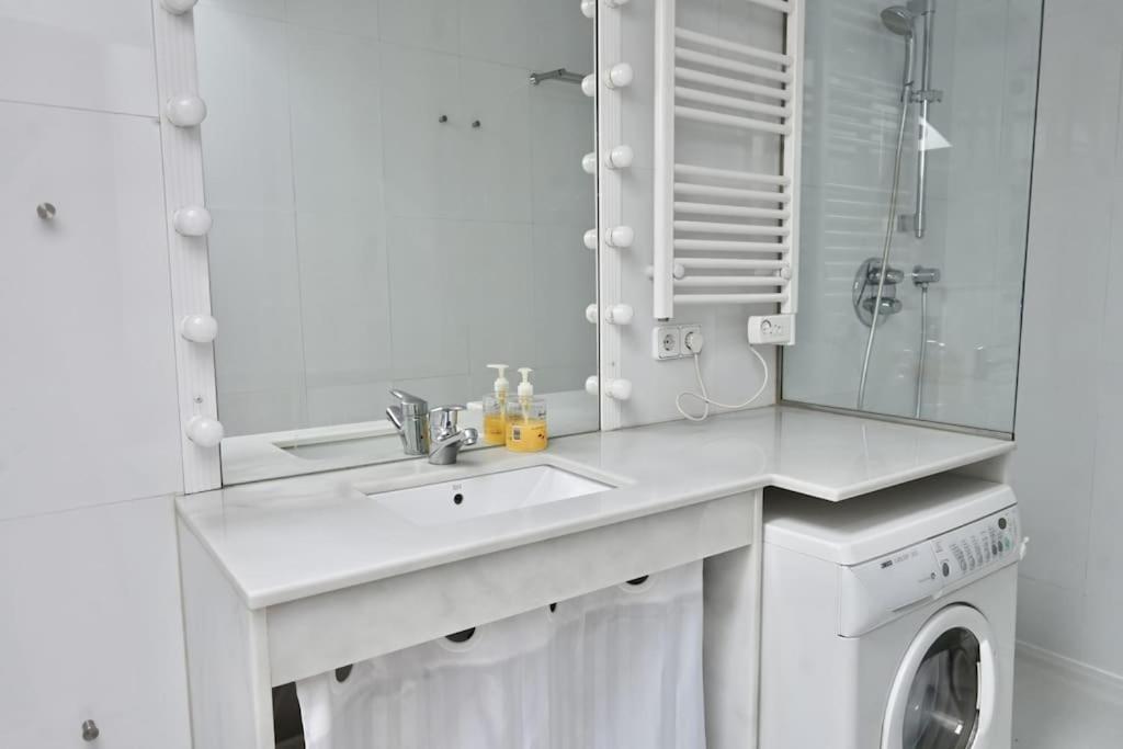 For You Rentals Apartamento Temporal Con Encanto A Pocos Metros Del Sol Myr13 Madrid Dış mekan fotoğraf